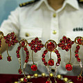郑州海关查获一批违规入境珠宝首饰 估价1000万元