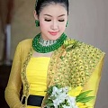 缅甸富豪给女儿办婚礼，从头绿到到脚，新娘穿拖鞋，花费5亿