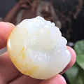 新疆和田玉金包玉洒金皮独籽，貔貅！完美无暇，过灯无结构，原皮独籽，46克！