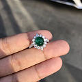 祖母绿素面戒指，超美[色]主石1.55ct，喜欢私聊哦[色]钻石0.735克...