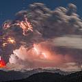 如电影特技般的自然威力：火山爆发之极致风景