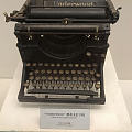 这是第一代英文打字机吧
