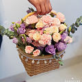 母亲节，自己选了花材，篮子，自己搭配了这个样子的花花送给妈妈，愿妈妈平安健康...