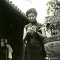 1939年京城的青楼女子。喜欢看老照片喜欢旗袍喜欢摄影的可以看两眼，还是挺美...