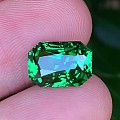 【皇家蓝彩宝】3.5克拉沙弗莱，vivid green，晶体透亮