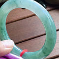 冰润飘绿圆条手镯💰12500💰尺寸55.3～12～11.8mm，莹润细腻，飘...