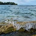 秋日坐湖岸，神闲看浪花，空色有无间，渐渐日西去