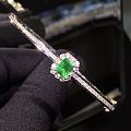 2万块钱买的祖母绿18k白金钻石手镯值吗？