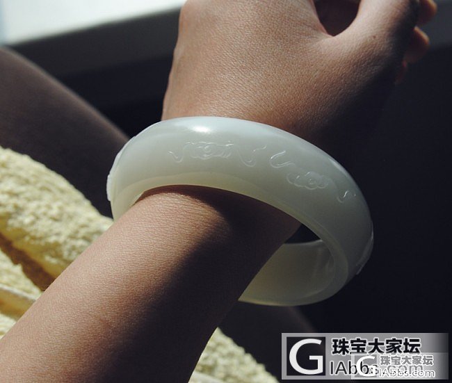 找到个一级白无结构超脂润的油膏籽镯不容易啊_手镯和田玉