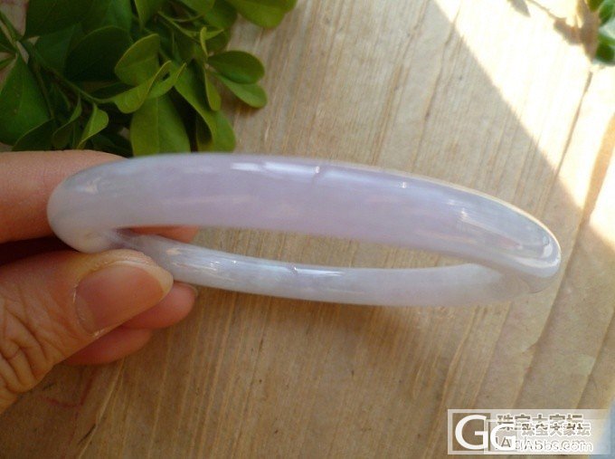 出一个翡翠镯子_翡翠