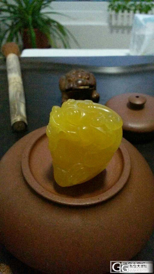 琥珀、蜜蜡,名家雕刻龙纹桃核十八罗汉_有机宝石