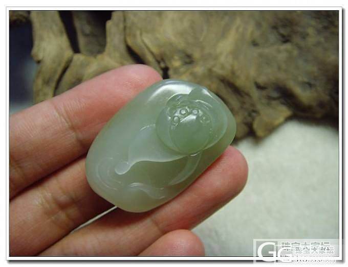 五一特价---籽料带翠荷花挂件_传统玉石
