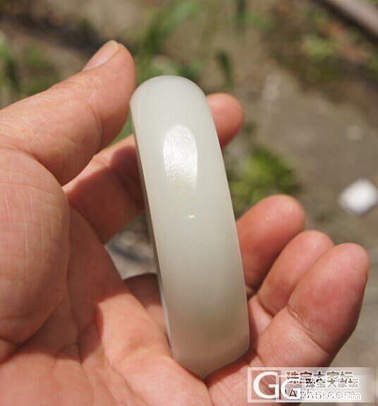 和田籽料56素镯_和田玉手镯珠宝