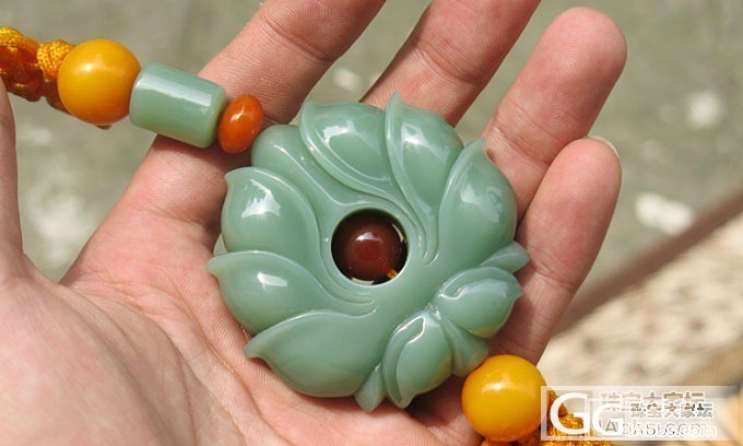 俄碧鸭蛋青无结构蓝底精工莲花,车挂,把件_传统玉石