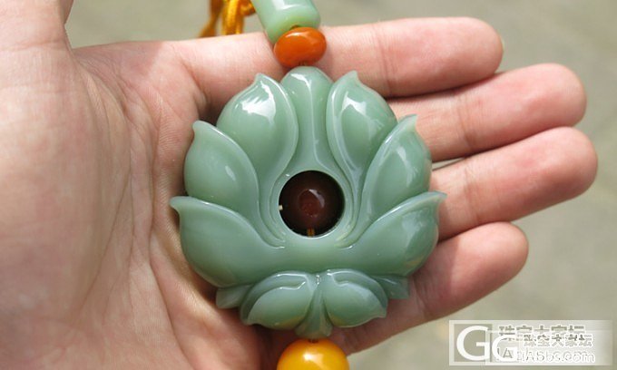 俄碧鸭蛋青无结构蓝底精工莲花,车挂,把件_传统玉石