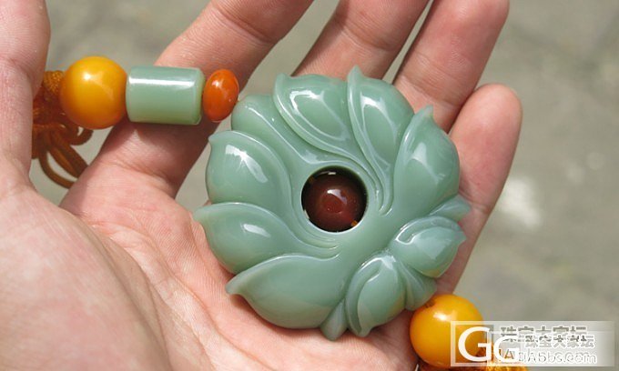 俄碧鸭蛋青无结构蓝底精工莲花,车挂,把件_传统玉石