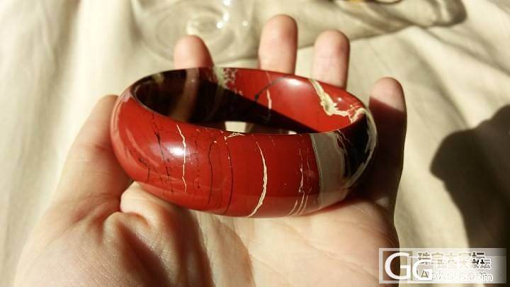 价值洼地的红色石头红碧石手镯一只 可以换物