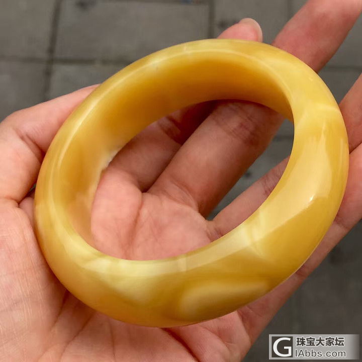 无敌帅气的镯子，蜜蜡能开大镯子真的稀有_琥珀蜜蜡