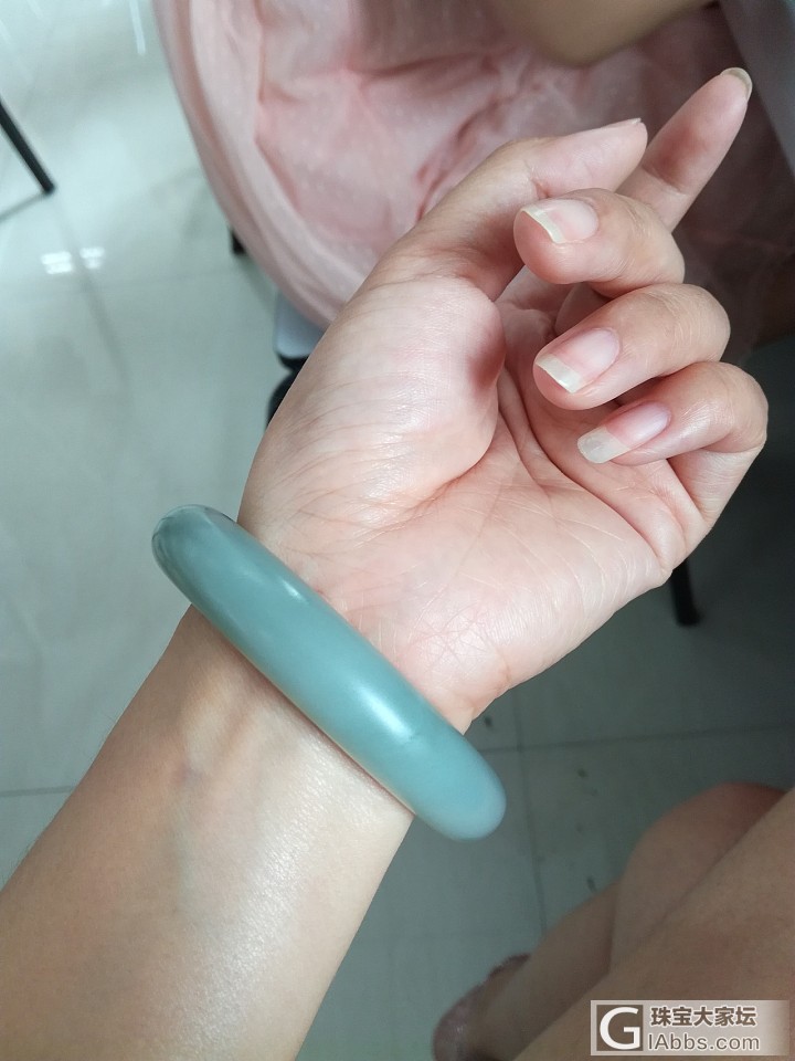 新入个籽料青玉的，有水线，其余没啥毛病，不过没皮，也不知是不是籽了，但小_青玉手镯