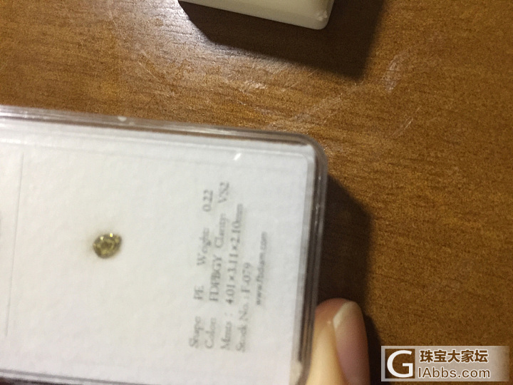 购置两颗彩钻做个尾戒_彩钻