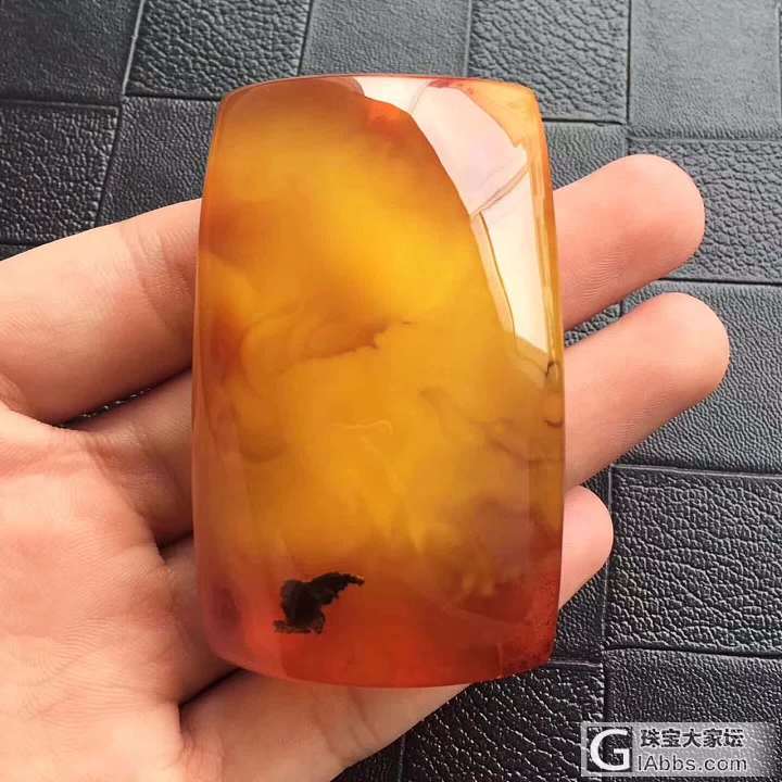 精品蜜蜡_挂件植物珀