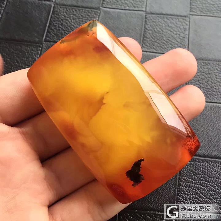 精品蜜蜡_挂件植物珀