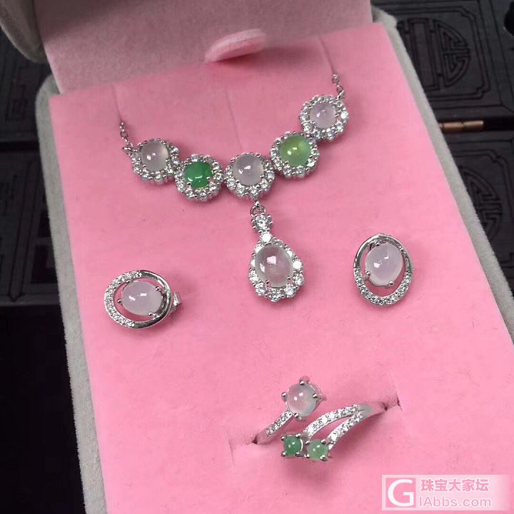 套装特价498 天然a货翡翠925银镶套装，冰润，精致，佩戴效果佳，性价比高，是..._戒指吊坠翡翠