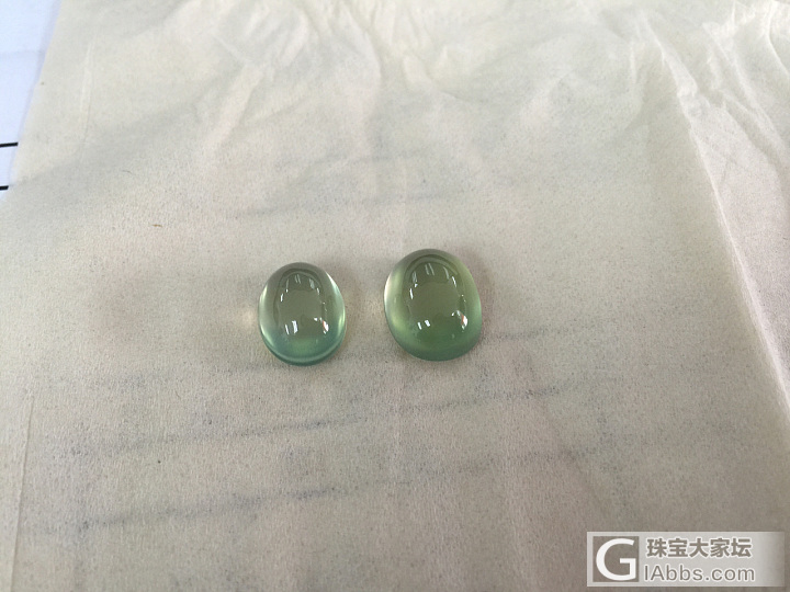 请教这两颗葡萄石成色怎么样_蛋面葡萄石