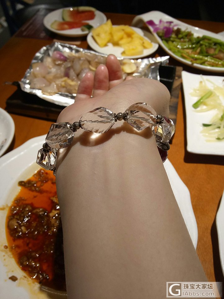 大颗粒的冰块 夏日吃辣菜绝配_珠串白水晶