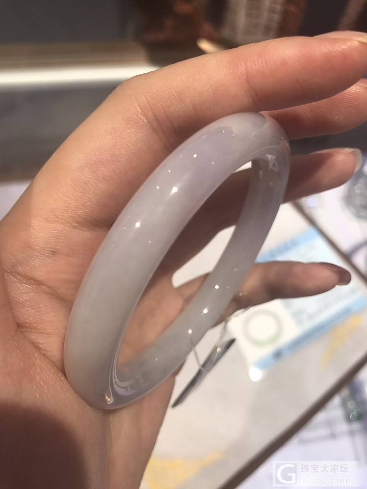 求坛友帮忙选下镯子。谢谢_手镯翡翠