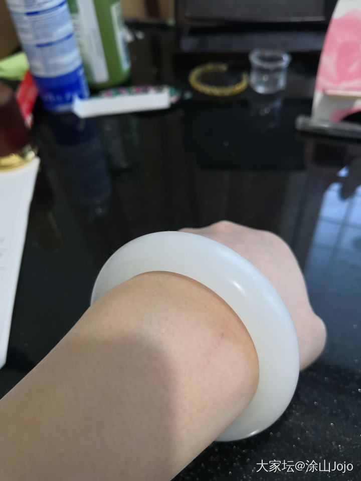 终于买到了心仪的白玉镯子_手镯和田玉