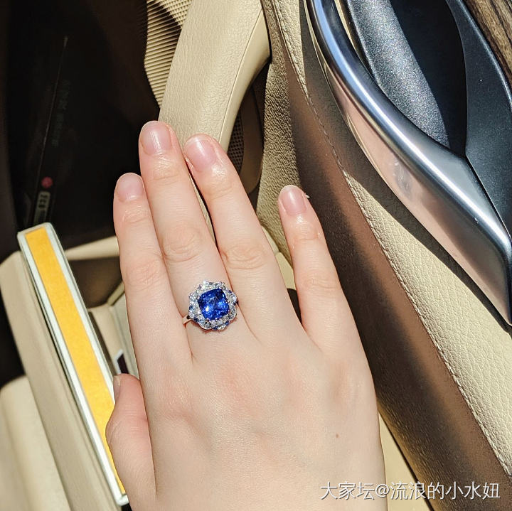 蓝宝戒指上手图+疑问_蓝宝石