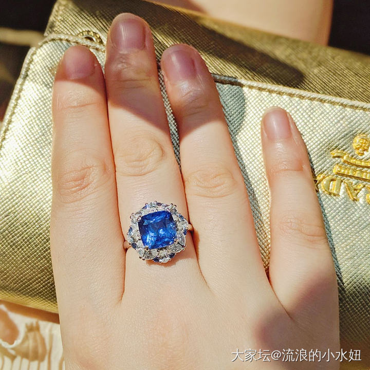 蓝宝戒指上手图+疑问_蓝宝石