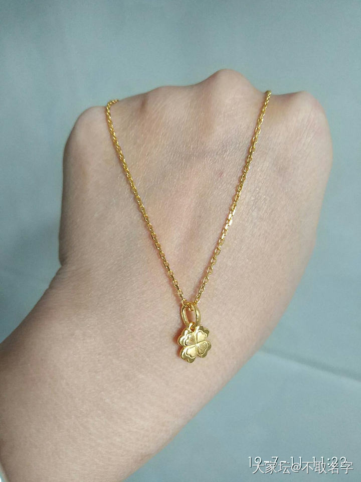 一直戴肖邦链，结实显粗，这次在校长家买了条十字链，太好看了！亮闪闪，比肖邦秀气好..._福利社项链金