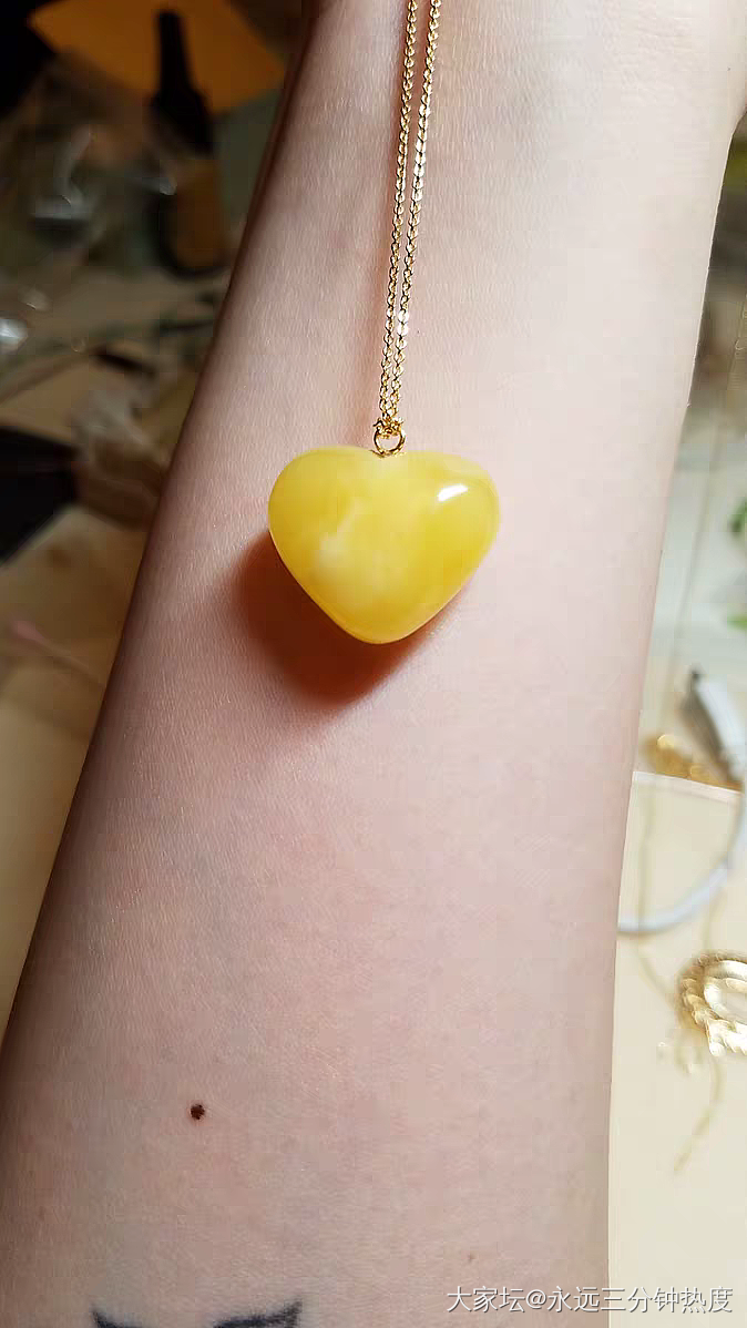 俺的蜜蜡们_挂件原石琥珀蜜蜡