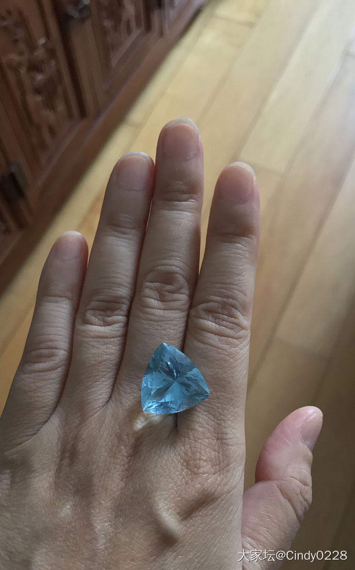 秀一颗多年前收的海蓝宝石_刻面宝石海蓝宝