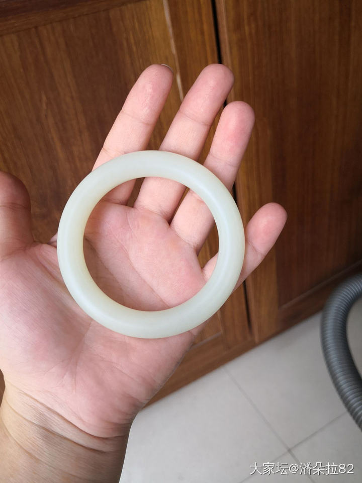 且末手镯终于到了！入坑成功！_手镯和田玉
