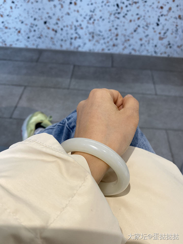 玉质感人_手镯和田玉
