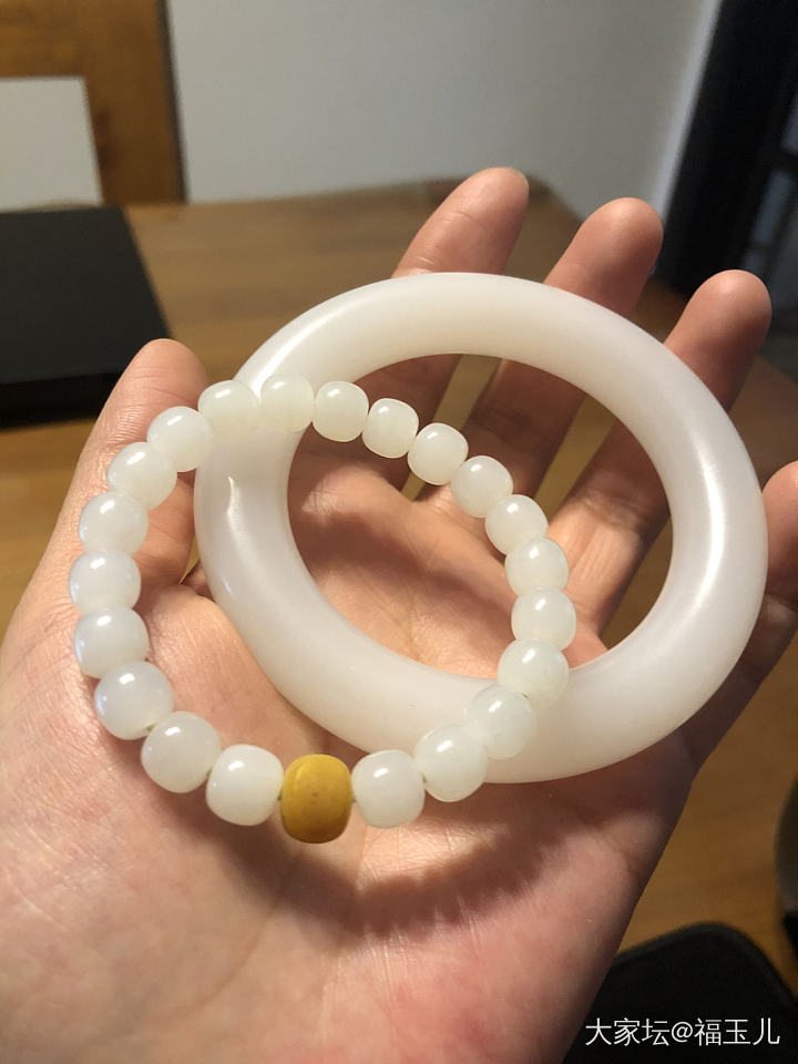 终于get到了大白镯的美_和田玉