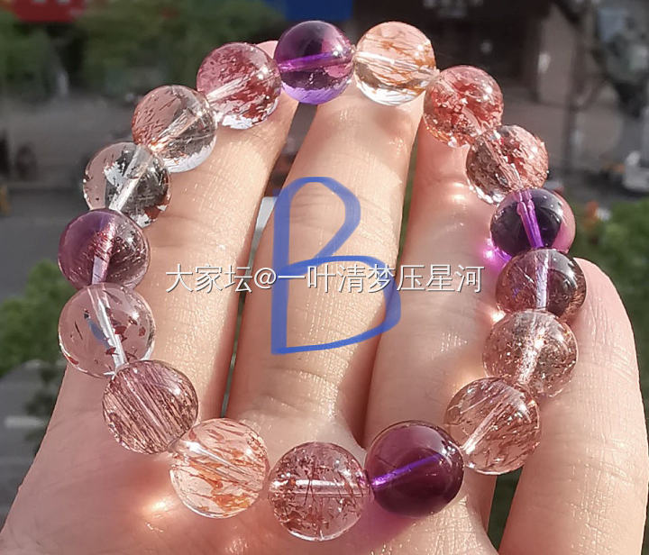 集美们，请教一下这两串超七入哪一串更合适😘_水晶