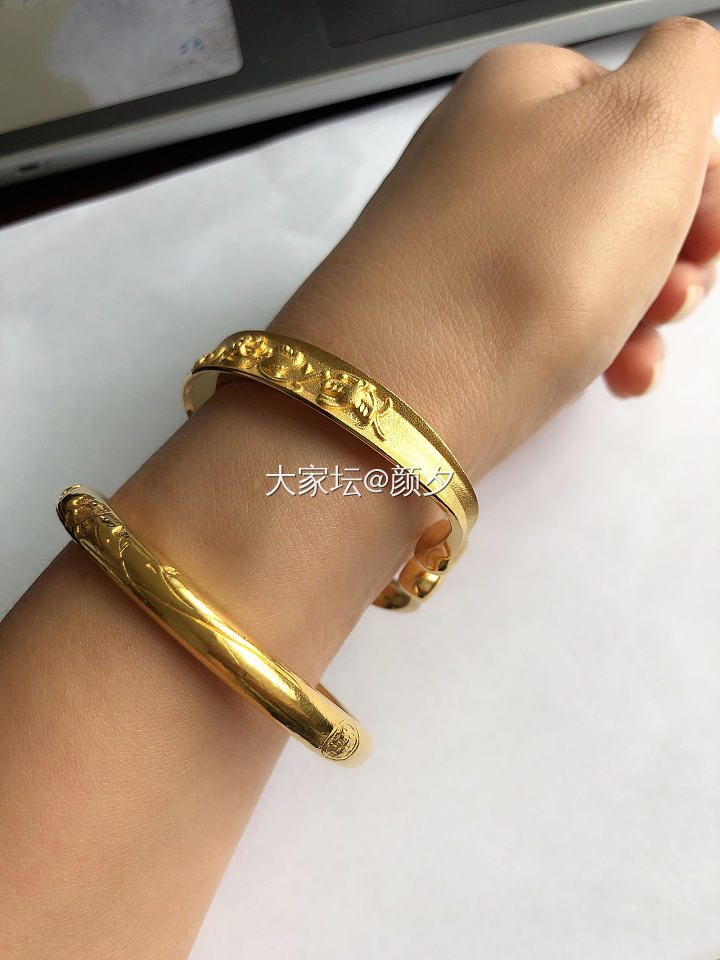 小珍与小花_手镯金