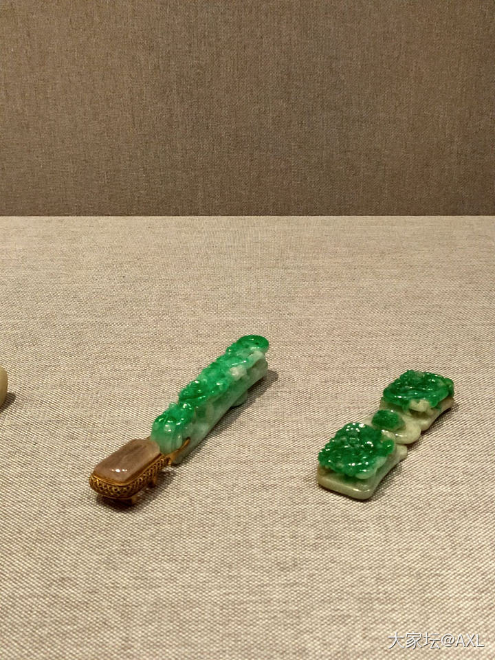 今天天气好去参观了省博物馆，里面的翡翠也不错，清代的，戒指有种有色_博物馆翡翠