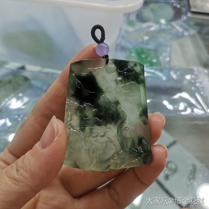 看好一块山水牌，女生带是不是不太合适_牌子翡翠