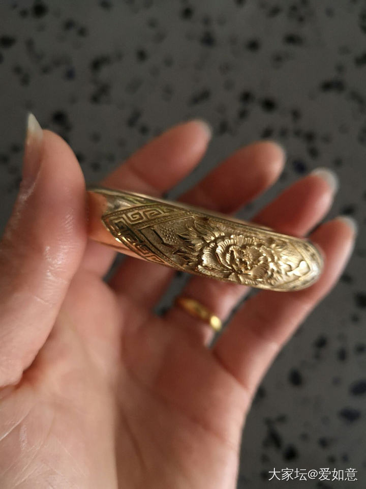 牛年初一秀新镯，祝大家新年大吉_手镯手饰银