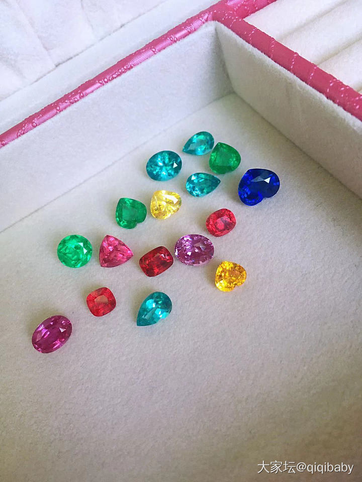 五彩缤纷彩虹色_名贵宝石