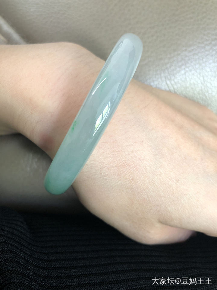 来来来 秀秀你的镯子最美和最丑的样子吧😁_手镯翡翠