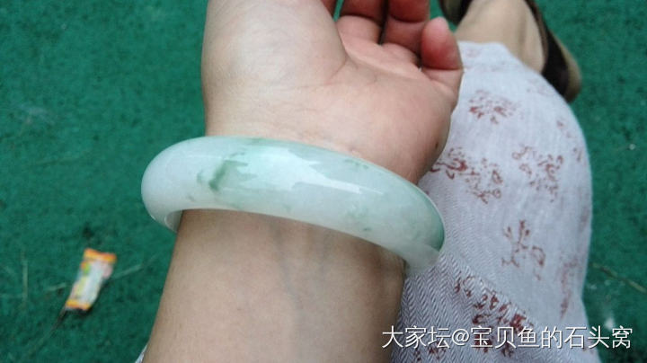 来来来 秀秀你的镯子最美和最丑的样子吧😁_手镯翡翠