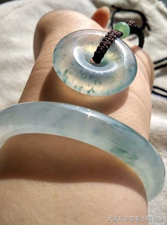 来来来 秀秀你的镯子最美和最丑的样子吧😁_手镯翡翠