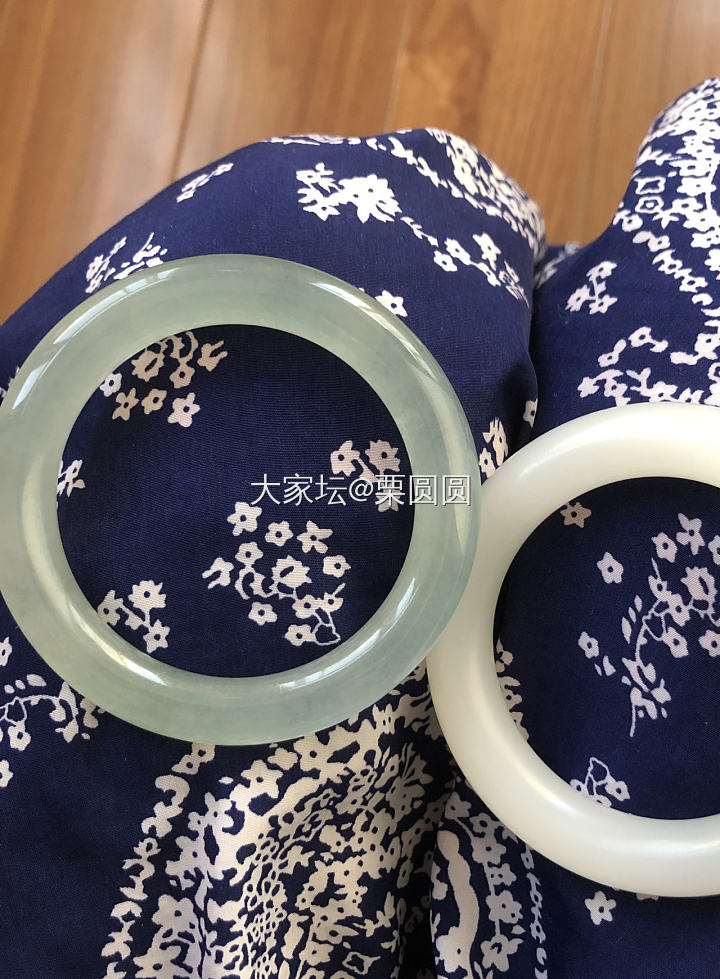 来来来 秀秀你的镯子最美和最丑的样子吧😁_手镯翡翠