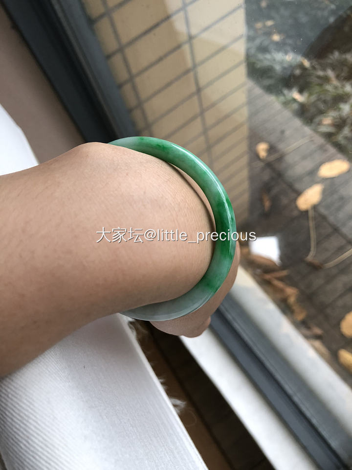 翡翠 白底青 小手贵妃镯_翡翠